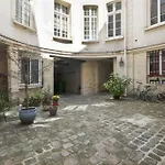 Cosy Studio For 3P In Le Marais