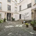 Cosy Studio For 3P In Le Marais