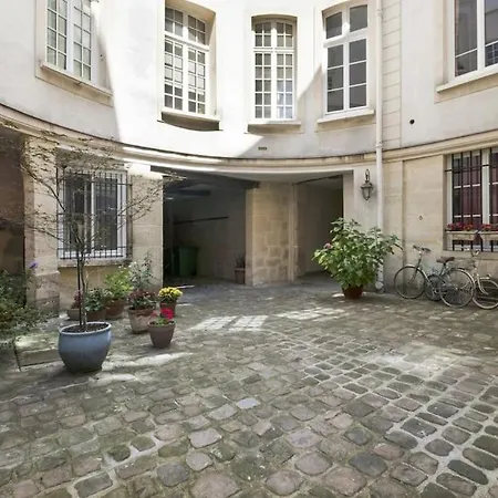 Apartment Cosy Studio For 3p In Le Marais Paris